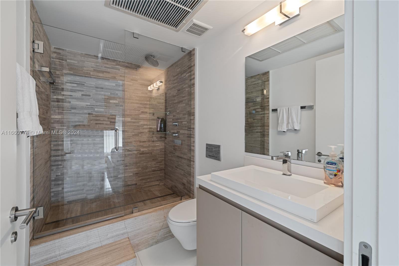 10155 Collins Ave, #1210
