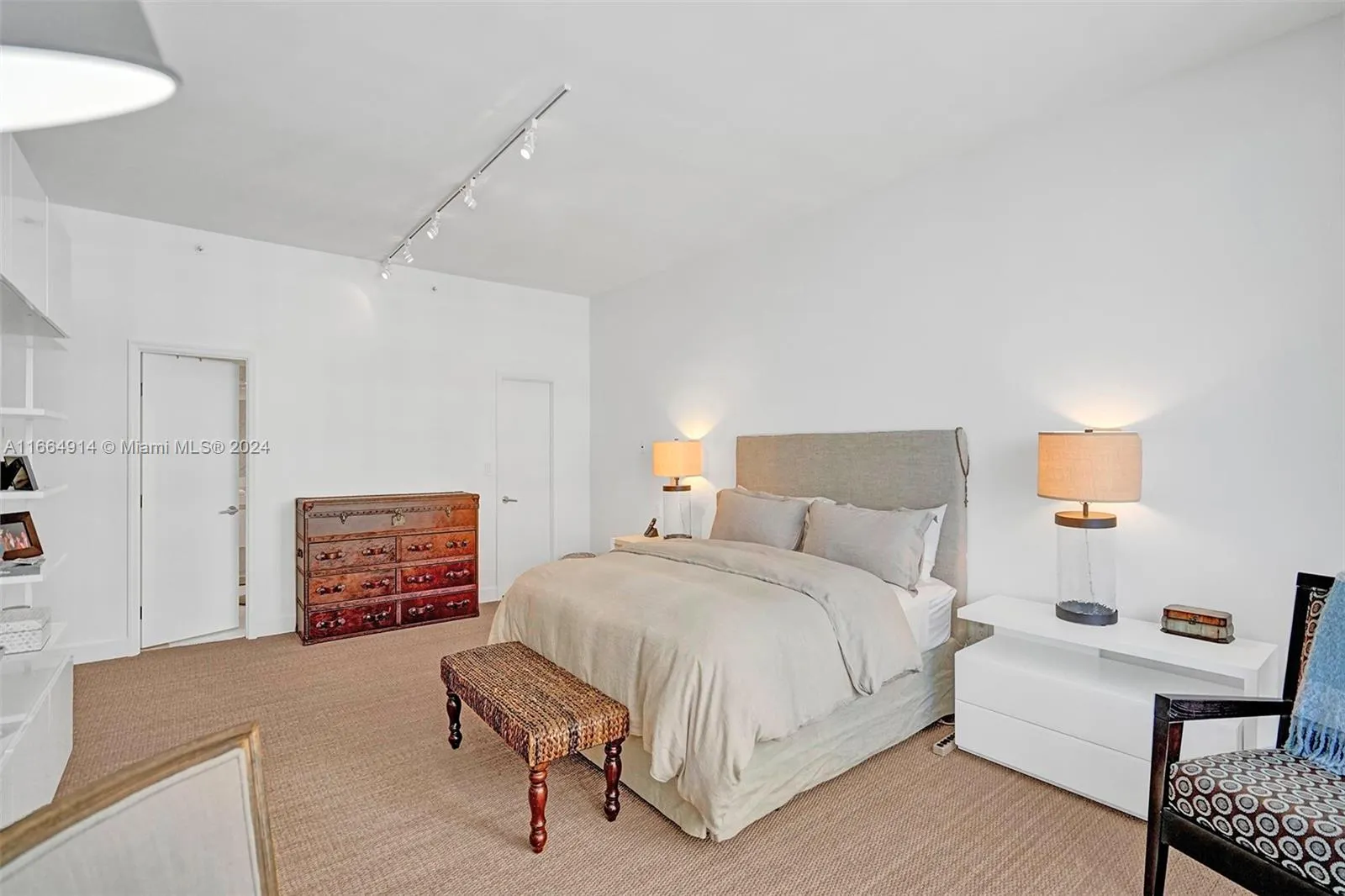 10205 Collins Ave, #P8