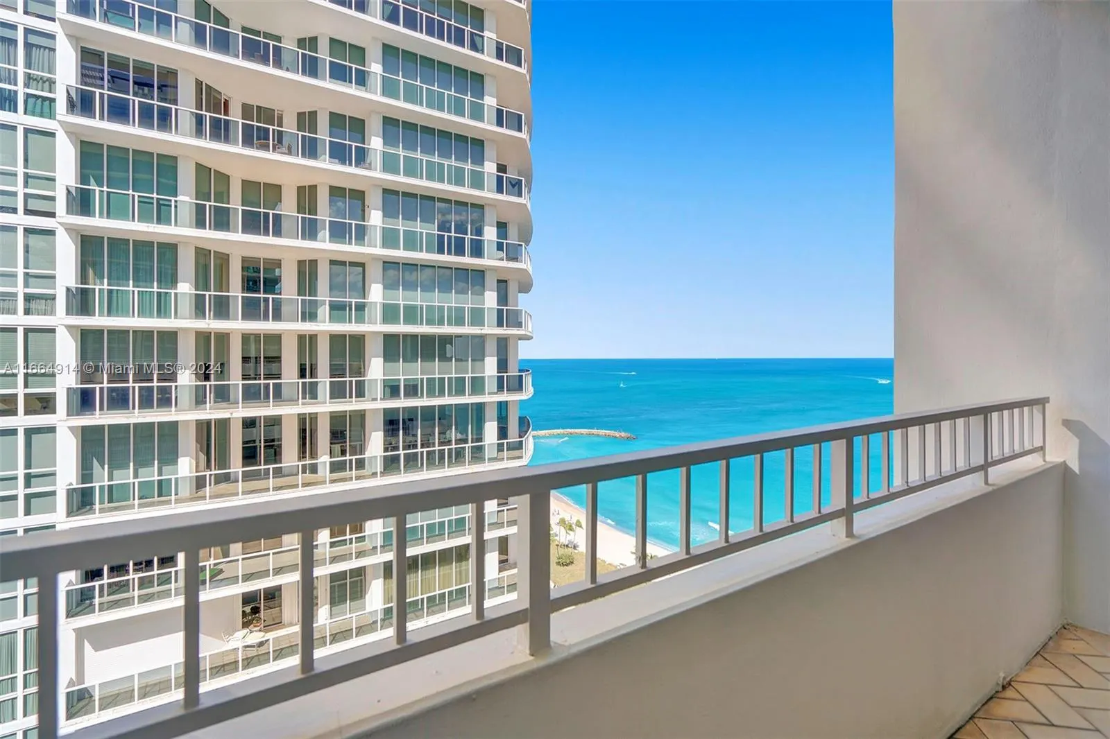 10205 Collins Ave, #P8