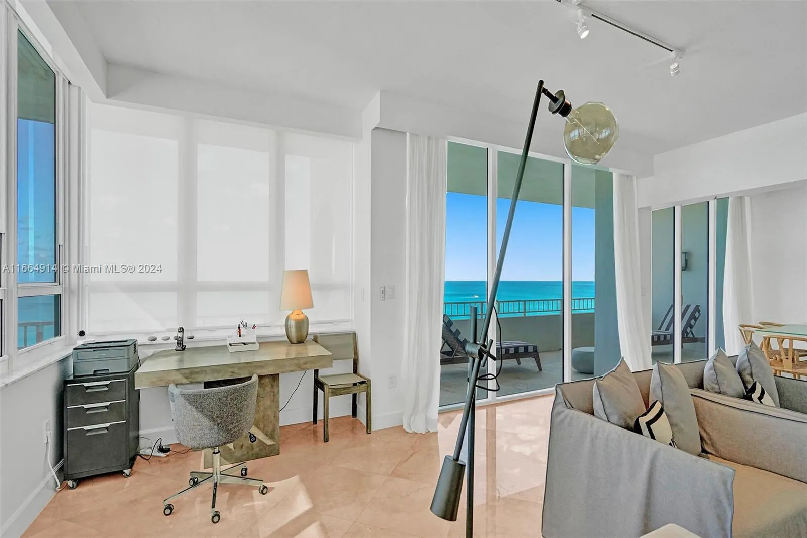 10205 Collins Ave, #P8