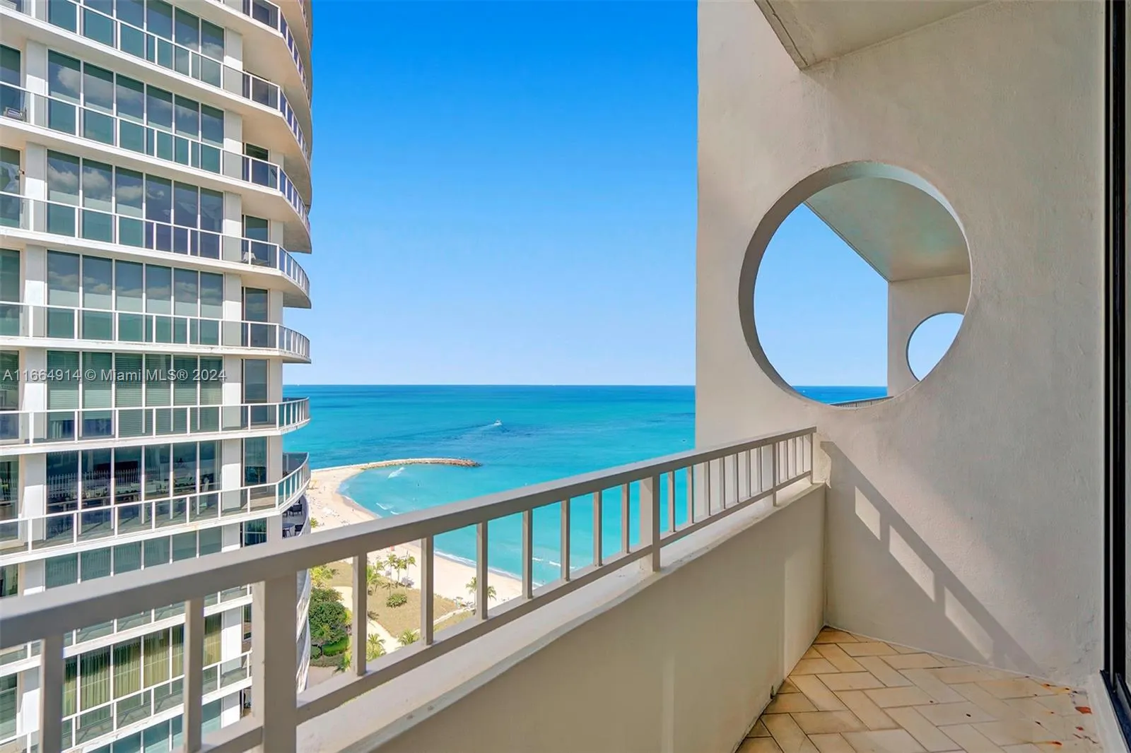 10205 Collins Ave, #P8