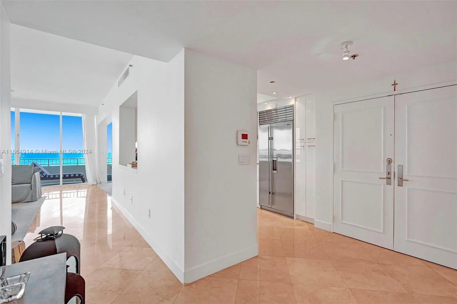10205 Collins Ave, #P8