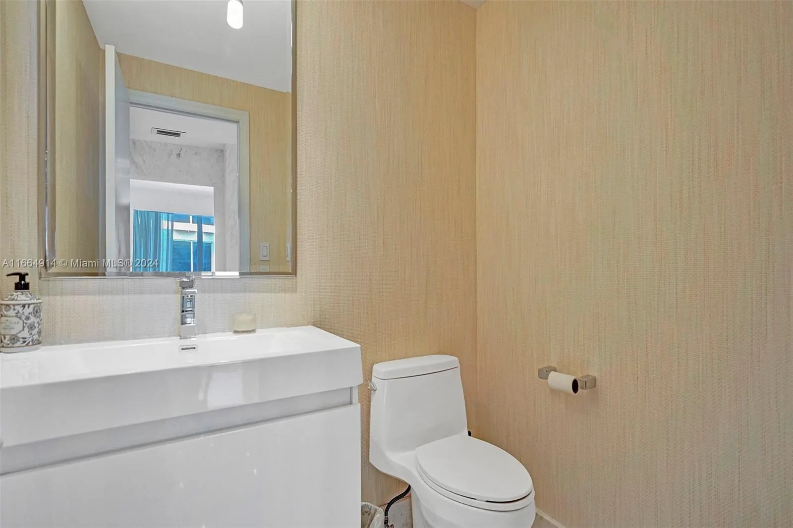 10205 Collins Ave, #P8
