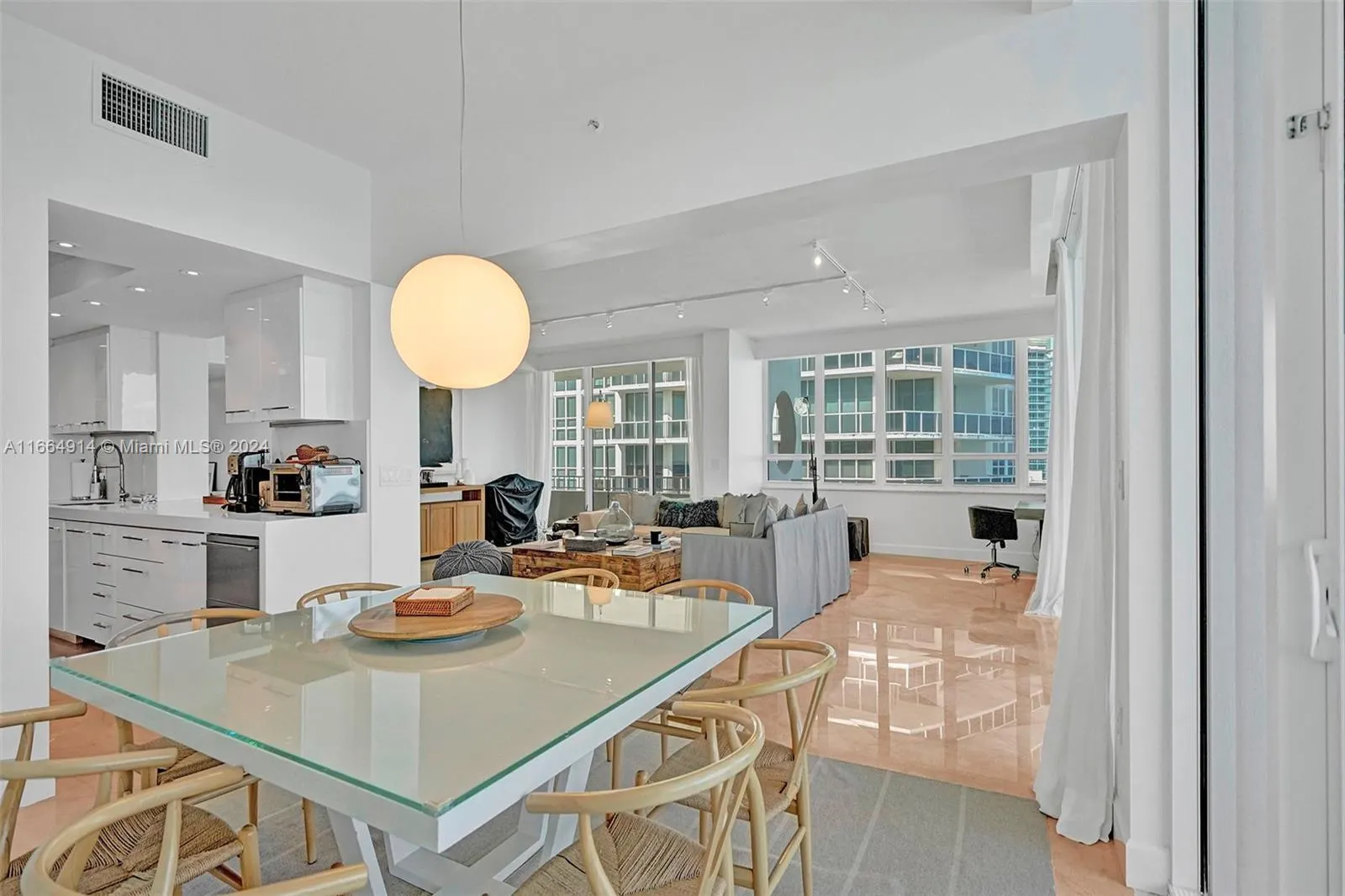 10205 Collins Ave, #P8