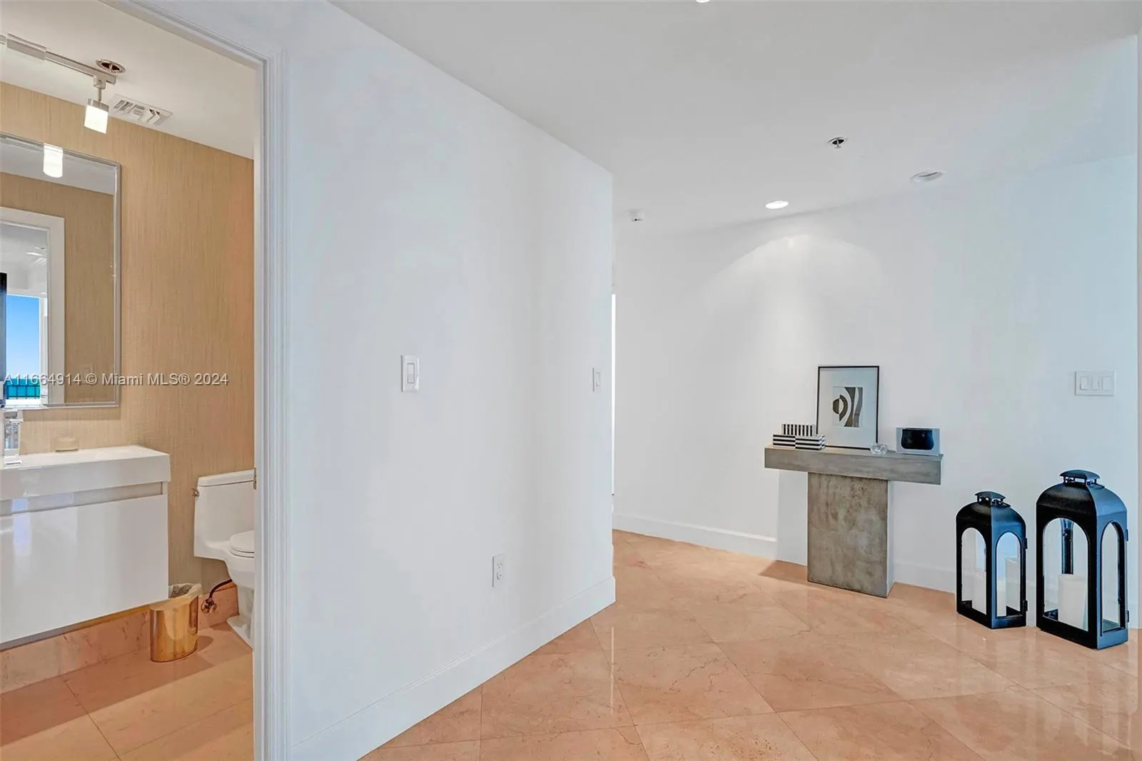 10205 Collins Ave, #P8