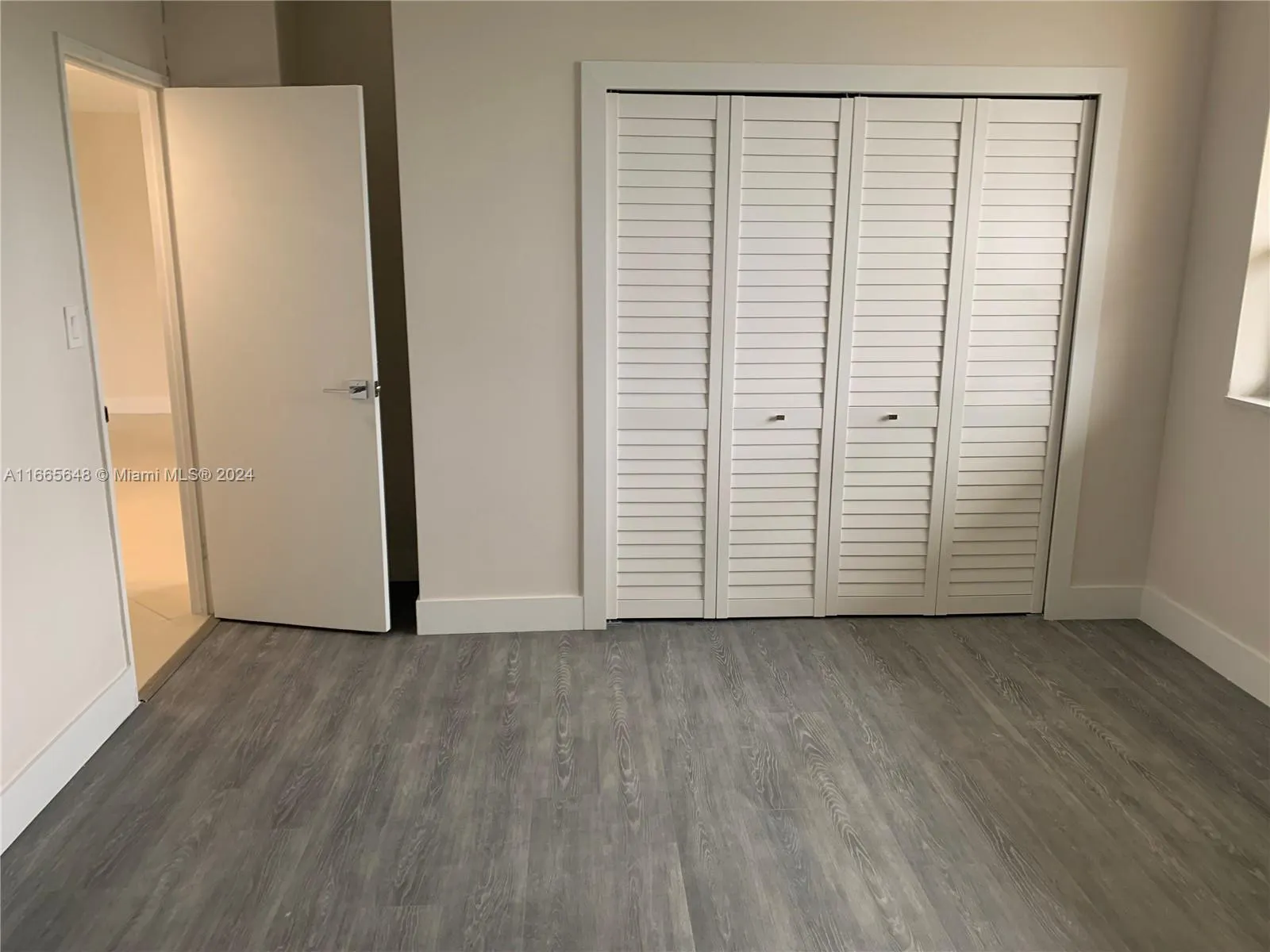 10185 Collins Ave, #406