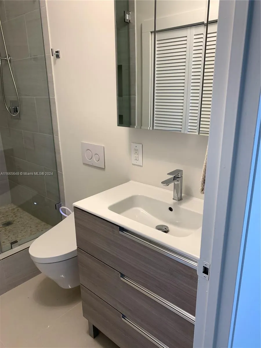 10185 Collins Ave, #406
