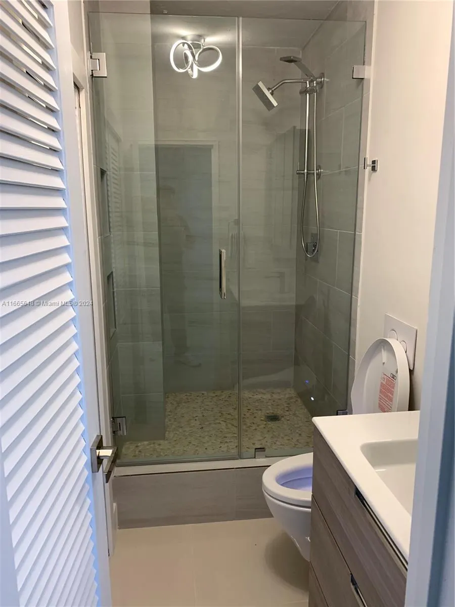 10185 Collins Ave, #406