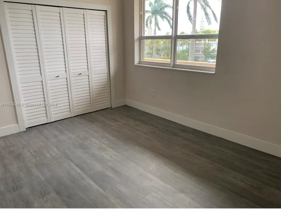 10185 Collins Ave, #406