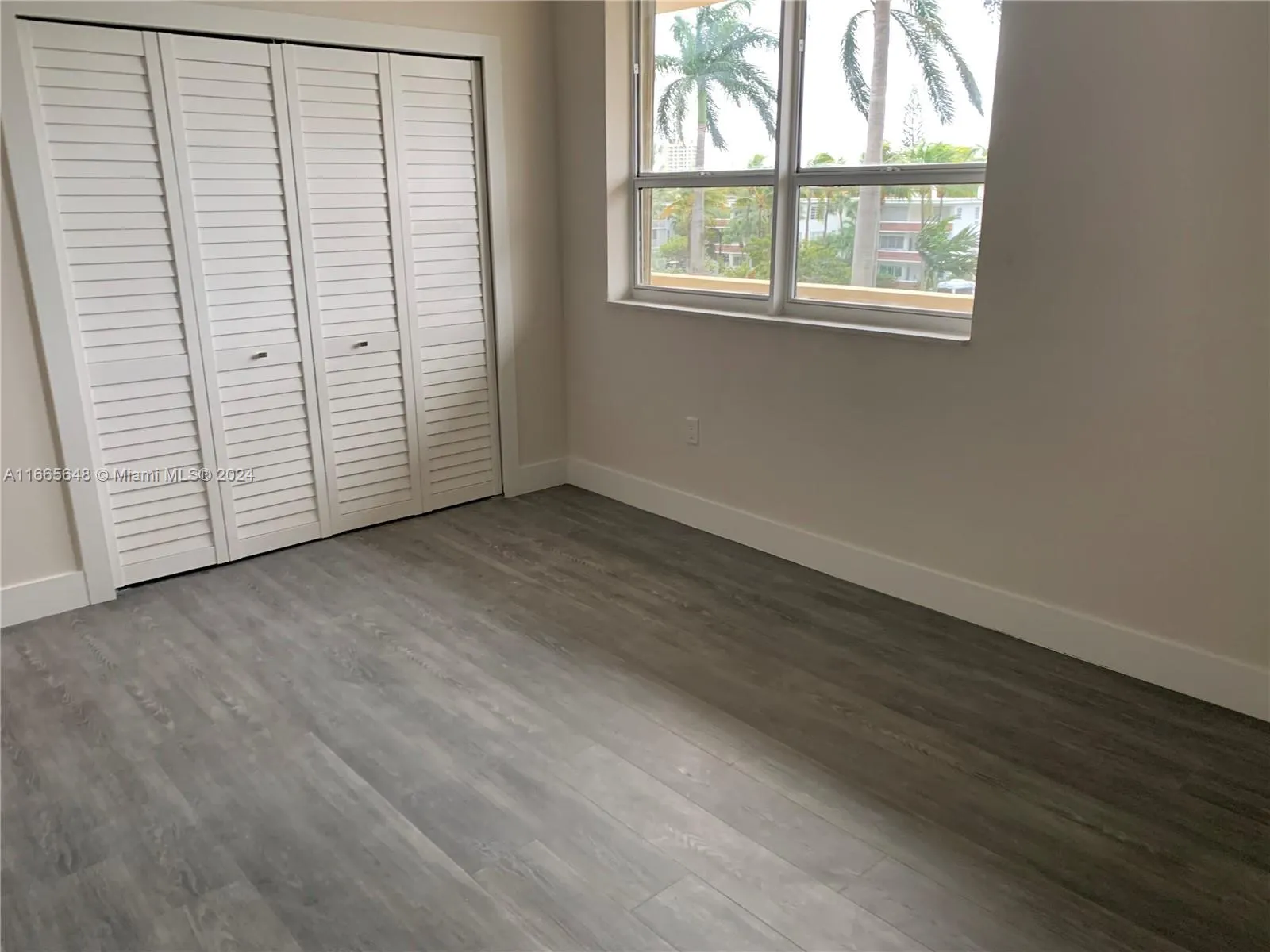 10185 Collins Ave, #406