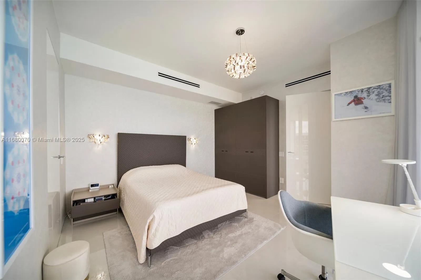 9703 Collins Ave, #1900