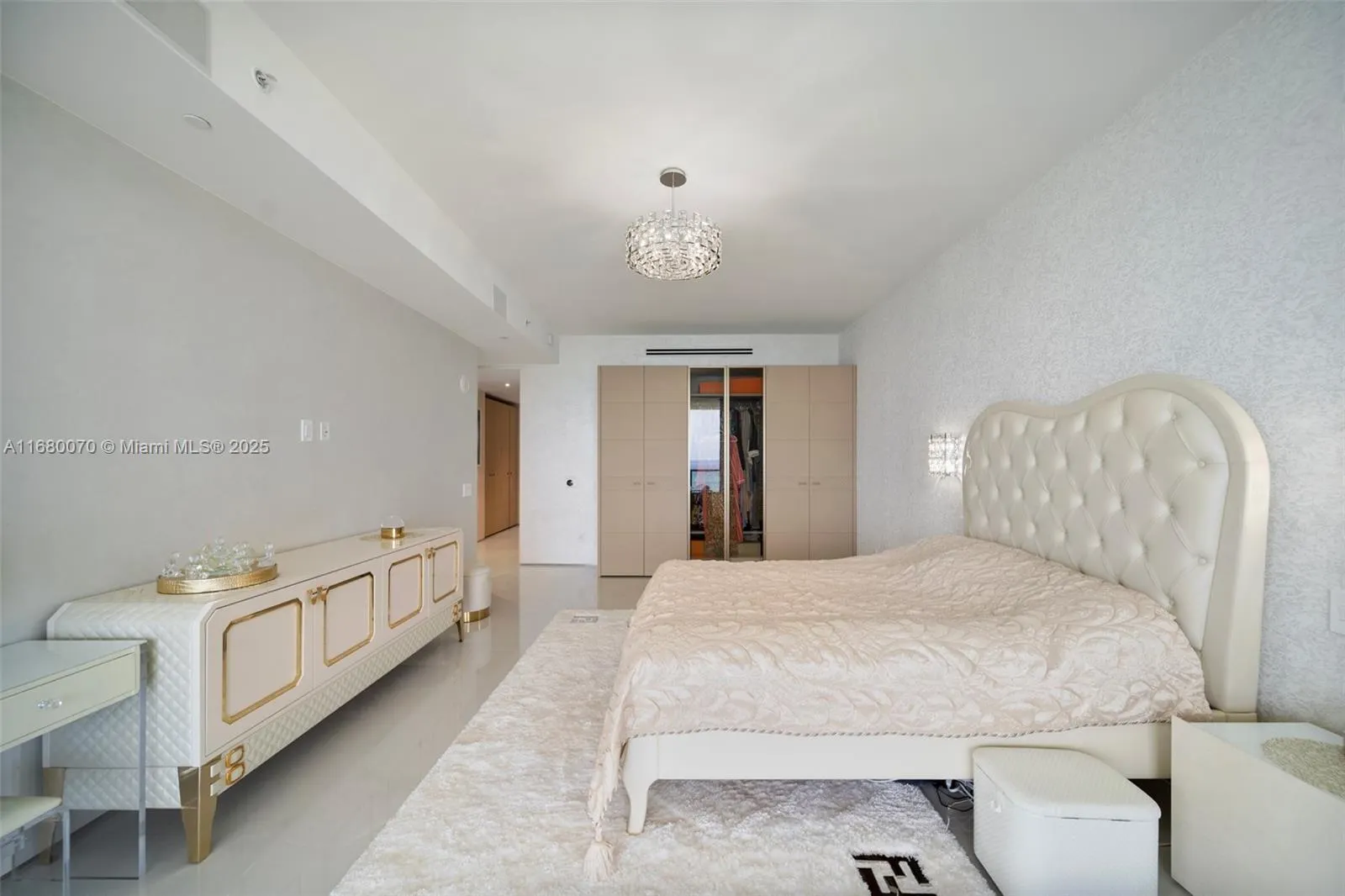 9703 Collins Ave, #1900