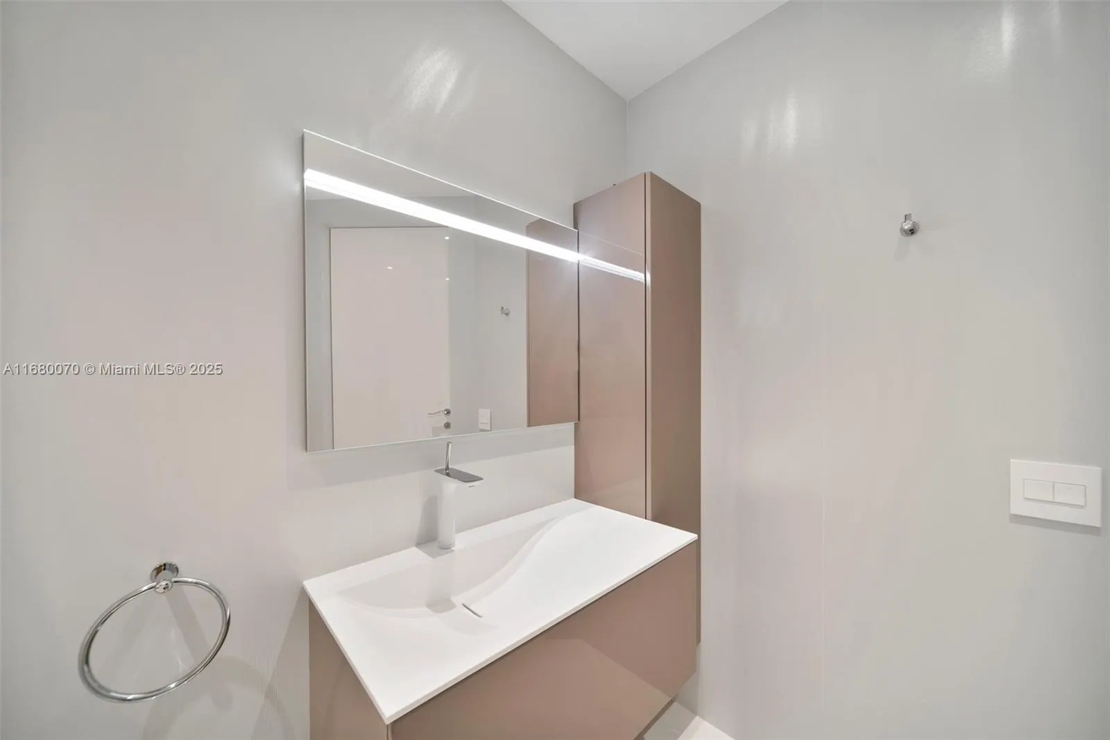 9703 Collins Ave, #1900