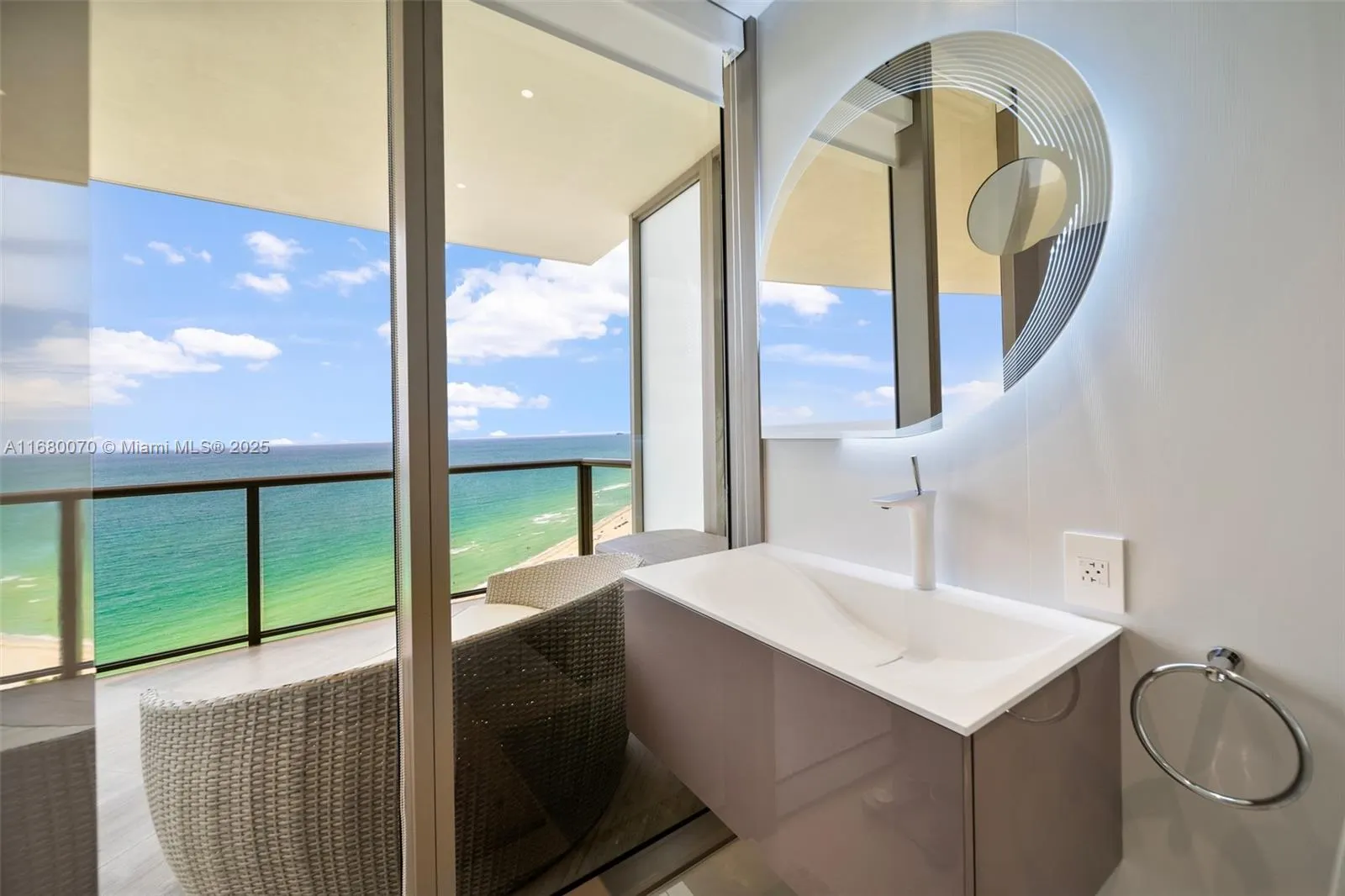 9703 Collins Ave, #1900