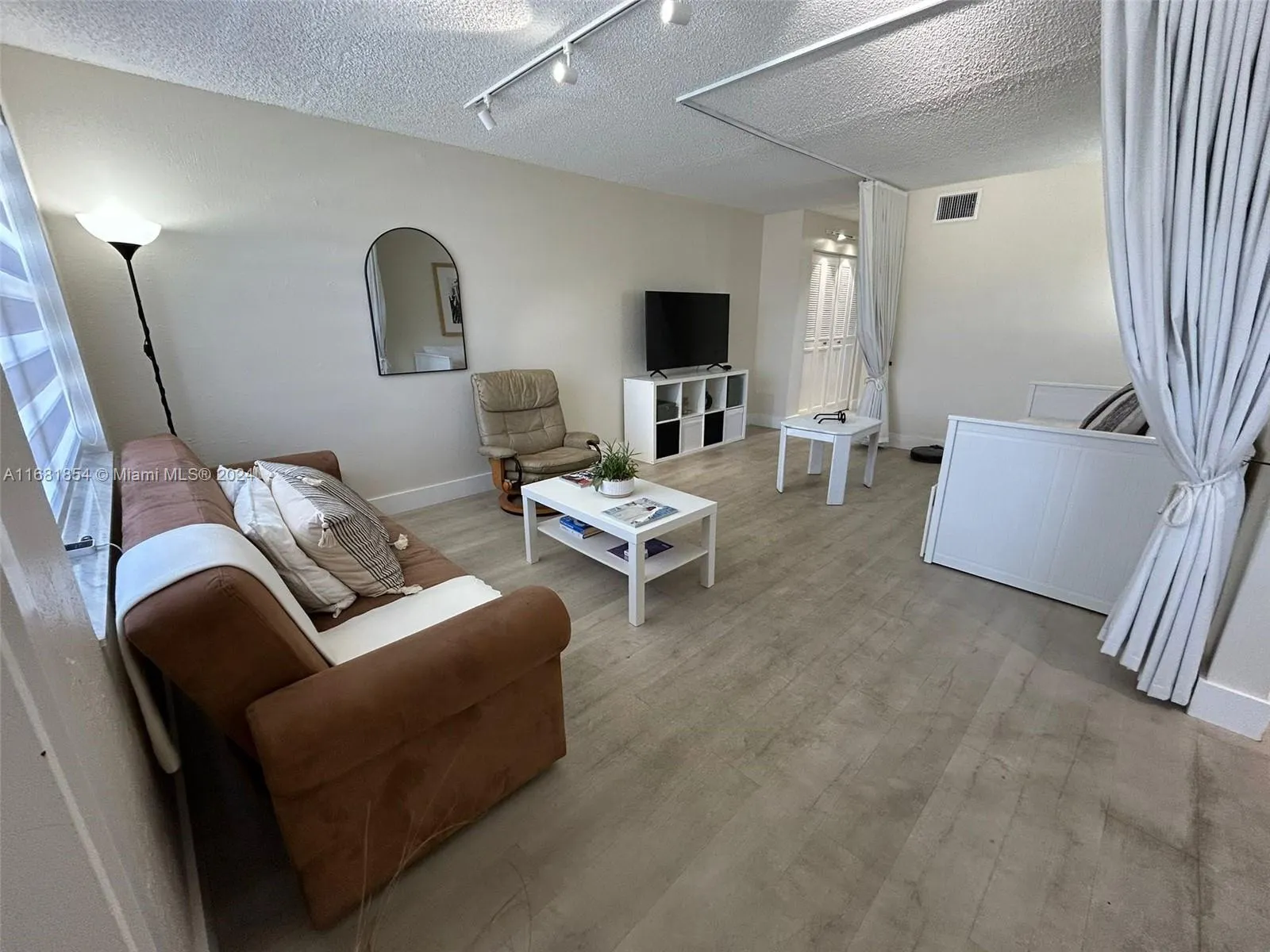 500 NE 2nd St, #310