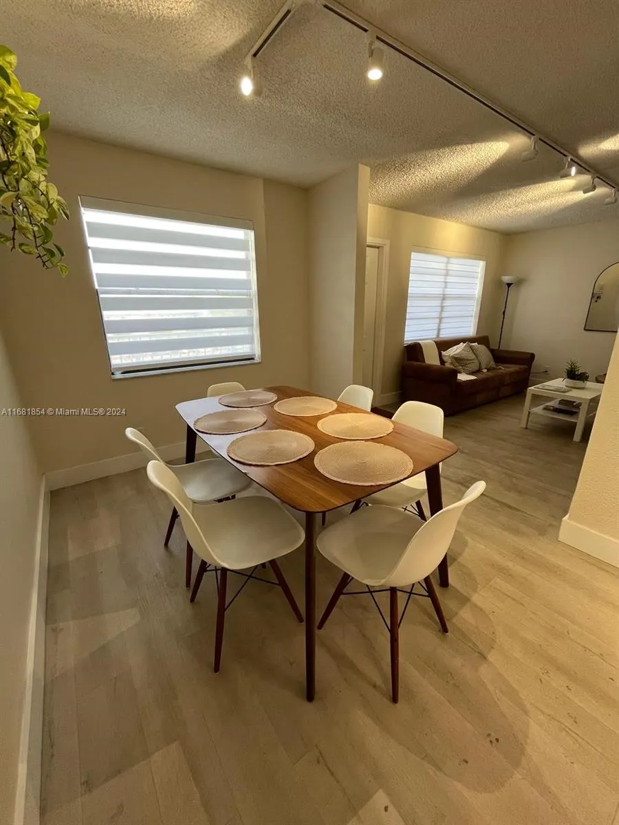 500 NE 2nd St, #310