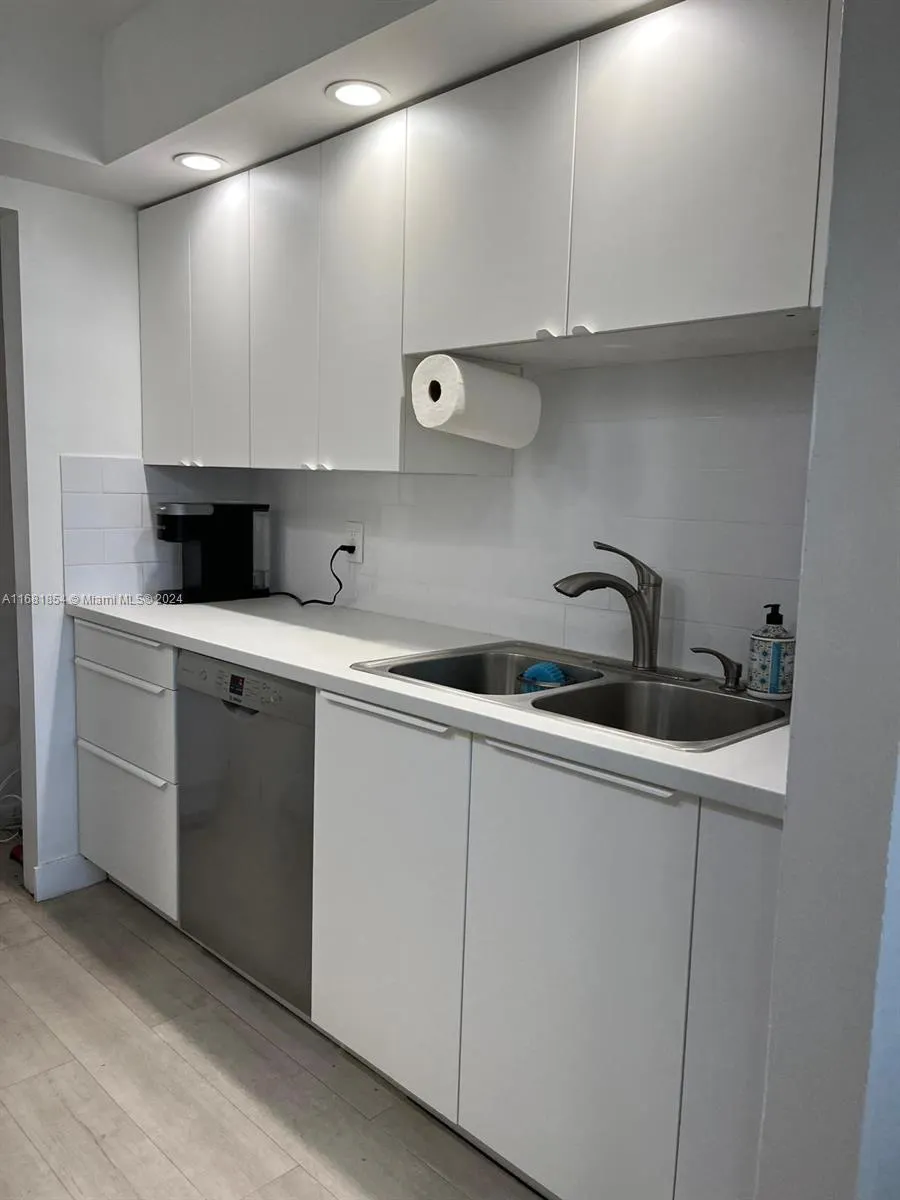 500 NE 2nd St, #310