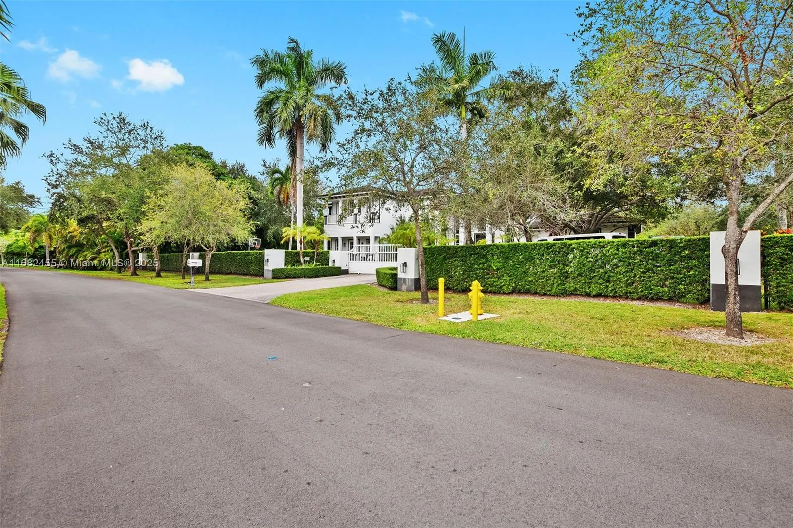 5901 Rolling Road Dr