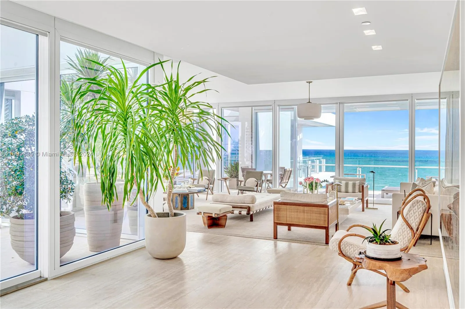 9111 Collins Ave, #N-PH6