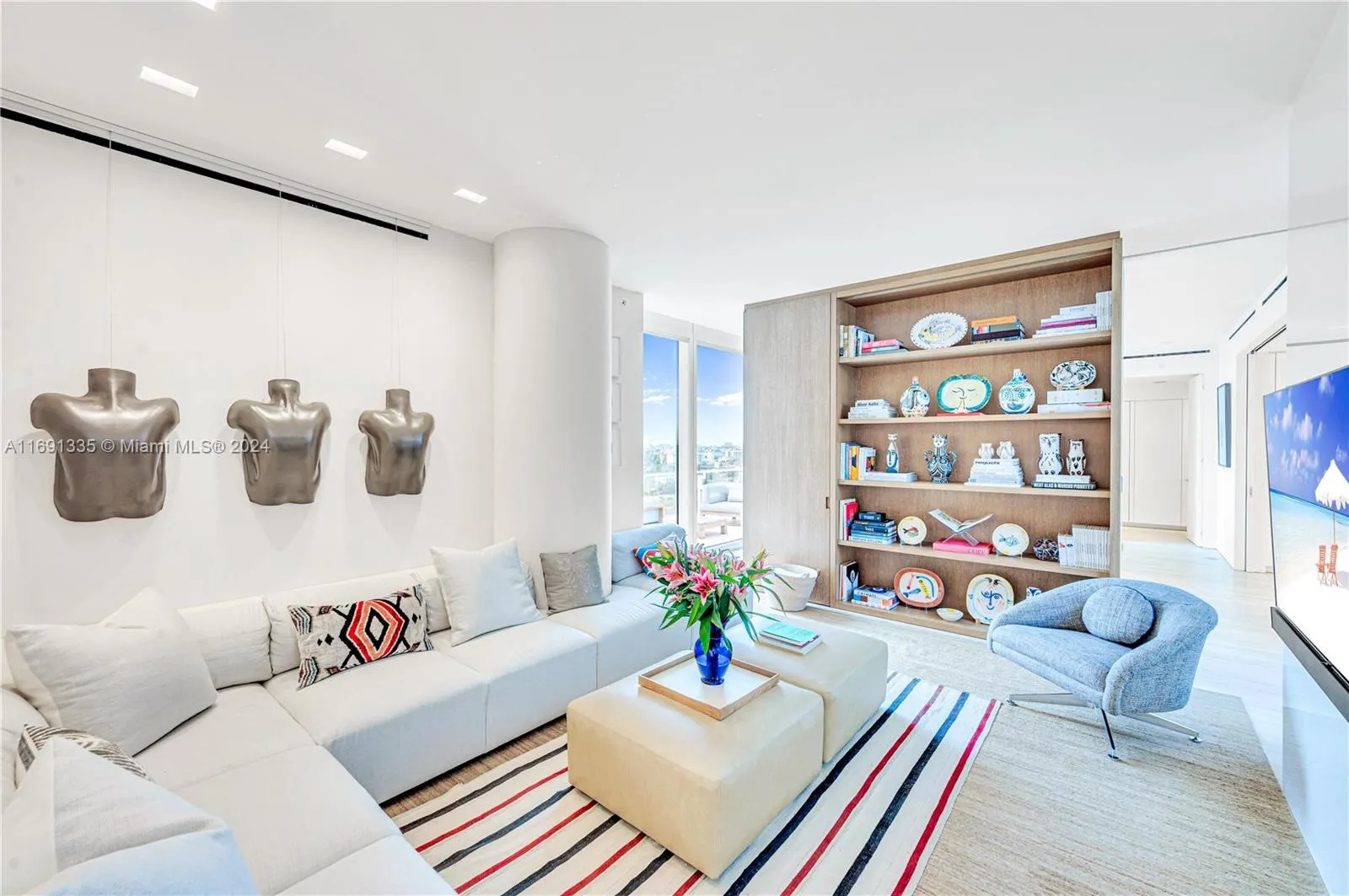 9111 Collins Ave, #N-PH6
