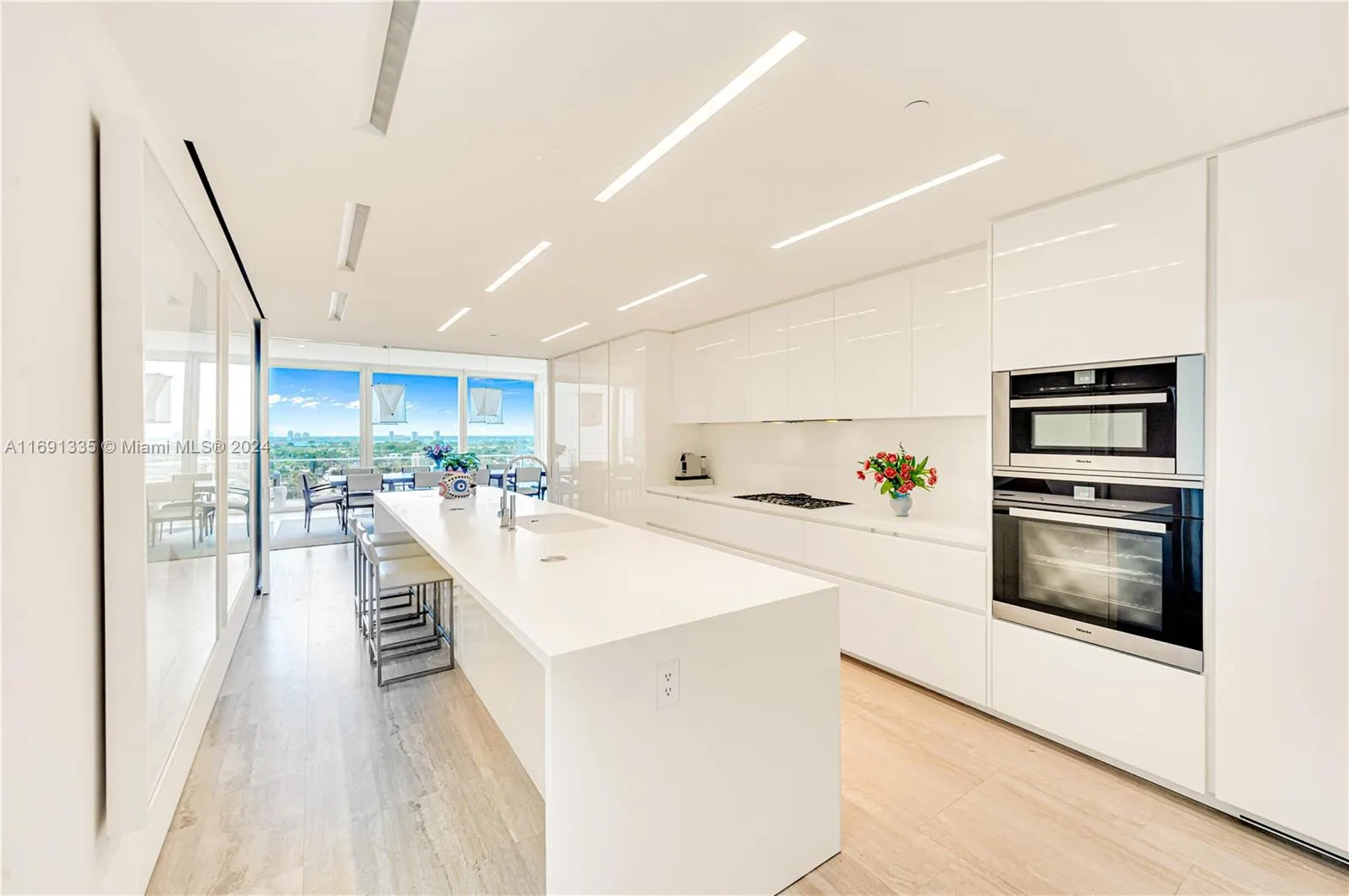 9111 Collins Ave, #N-PH6