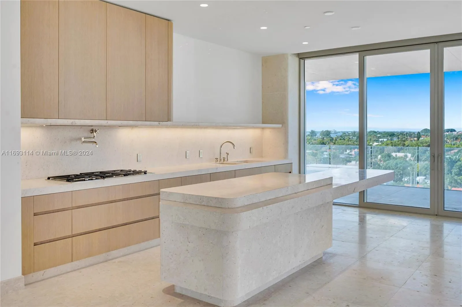 9149 Collins Ave, #604