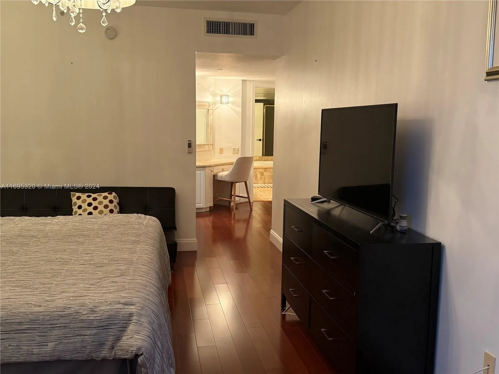 9559 Collins Ave, #S6-C