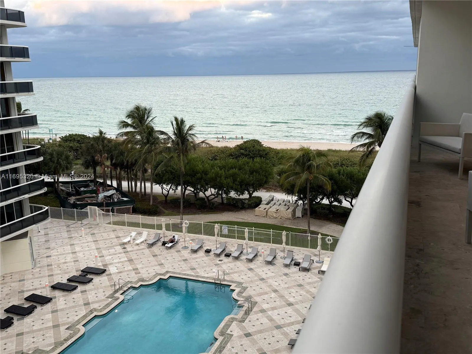 9559 Collins Ave, #S6-C