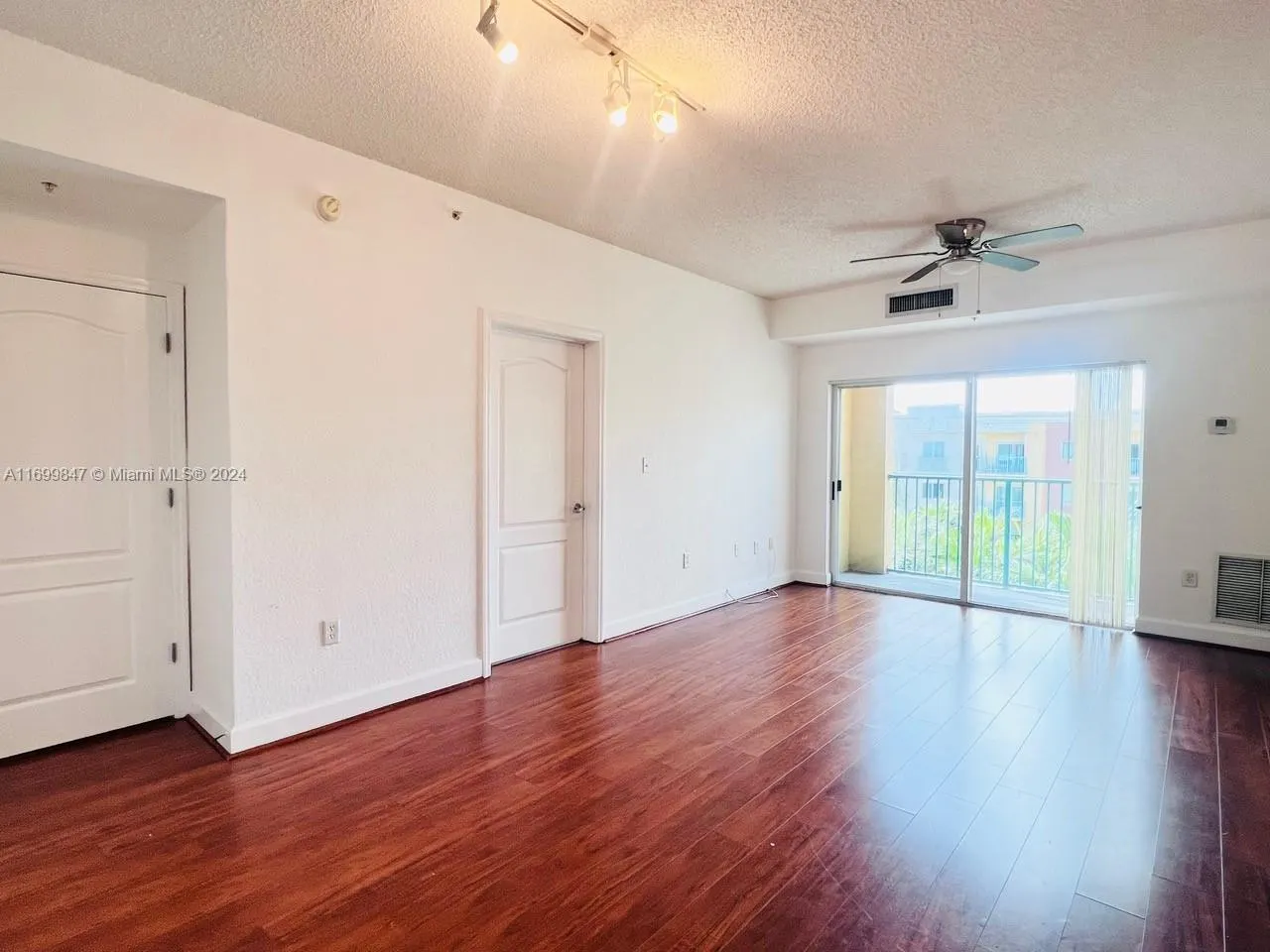 6001 SW 70th St, #650