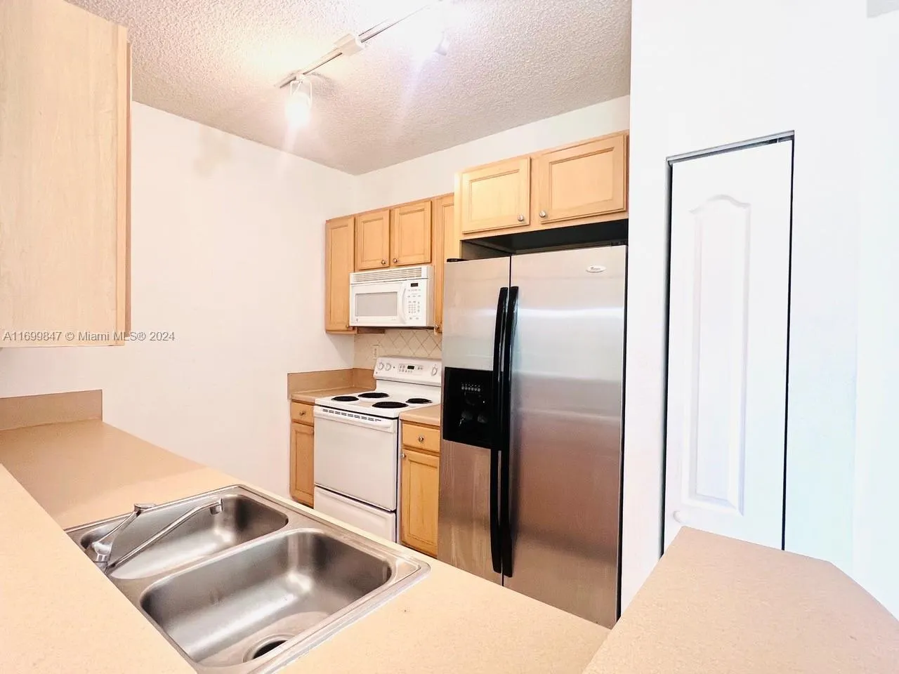 6001 SW 70th St, #650