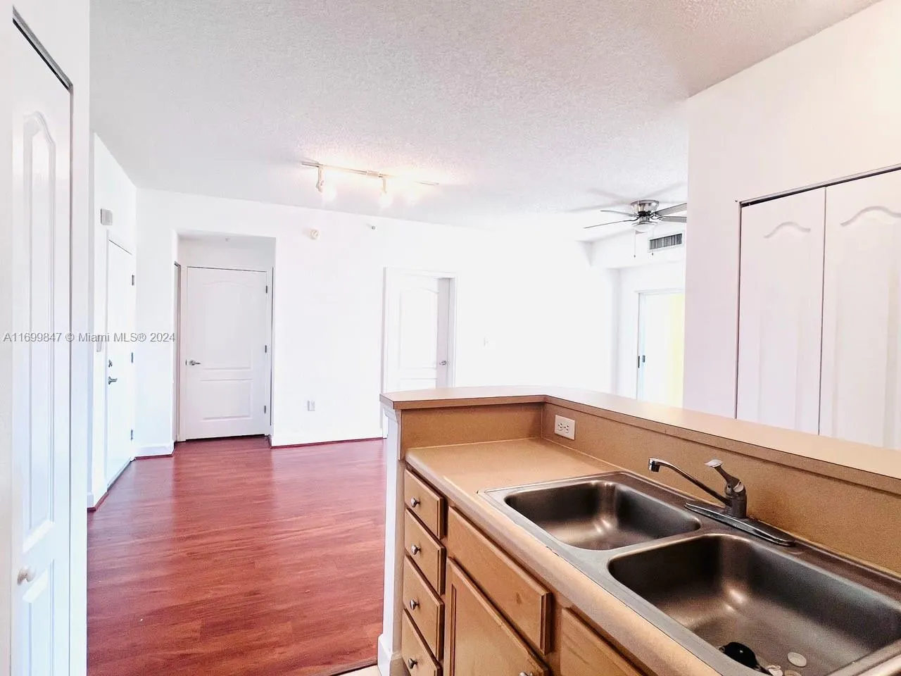 6001 SW 70th St, #650
