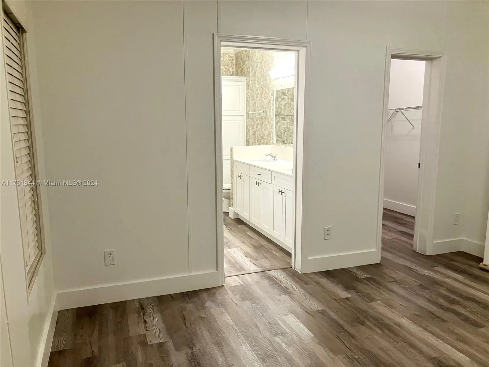 3200 Teakwood Ln