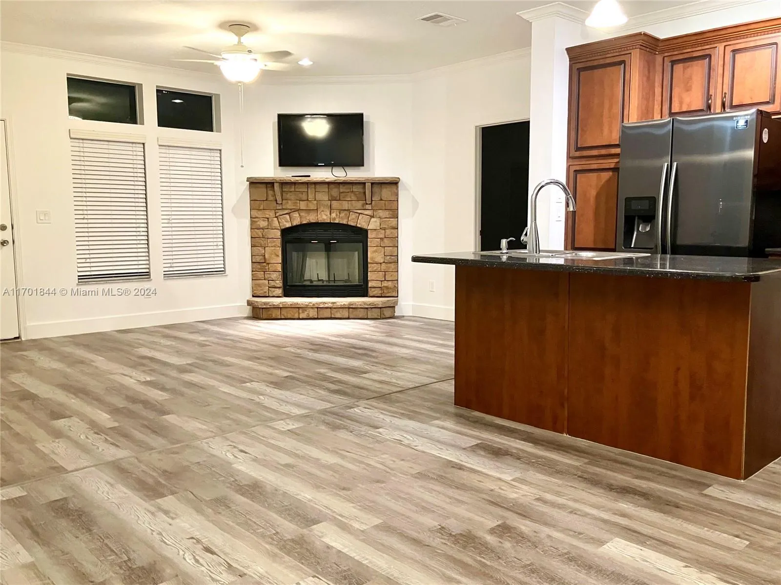 3200 Teakwood Ln
