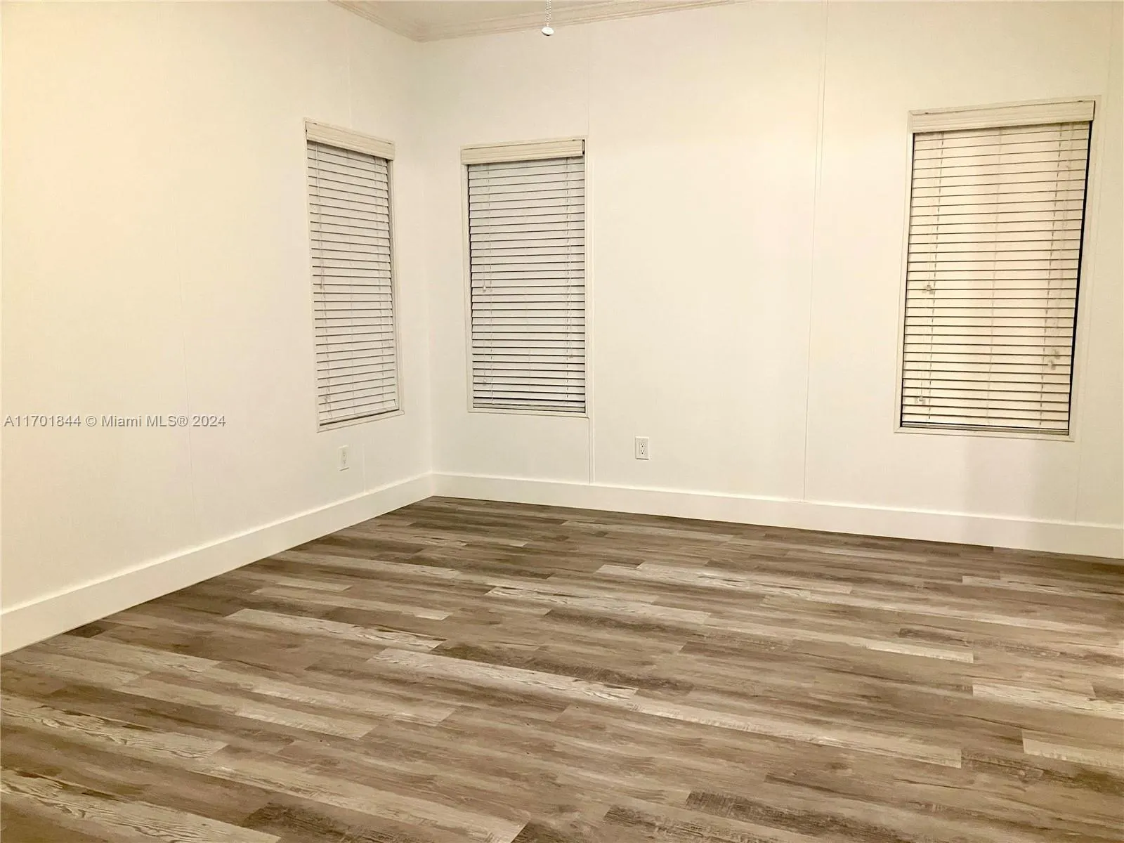 3200 Teakwood Ln