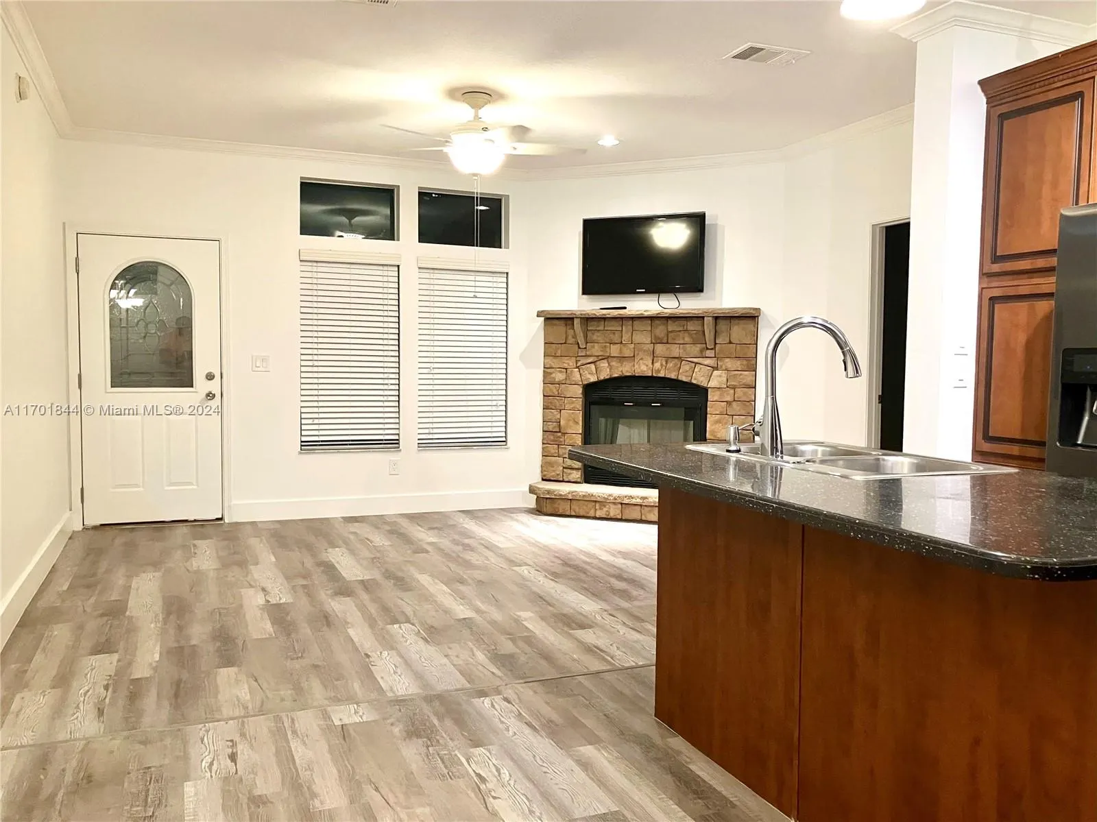 3200 Teakwood Ln