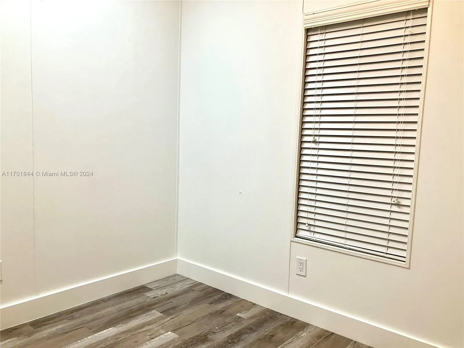 3200 Teakwood Ln