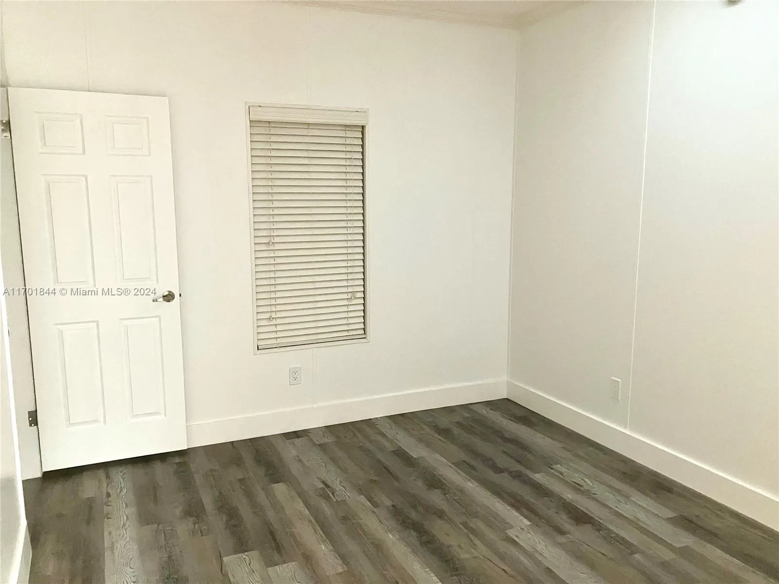 3200 Teakwood Ln