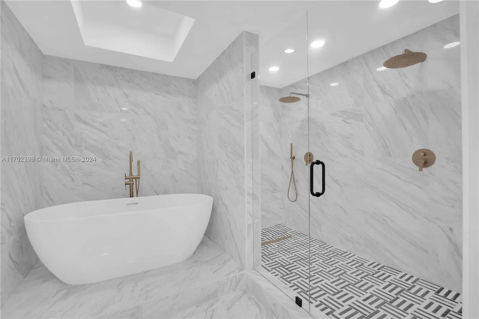 10101 Collins Ave, #7D