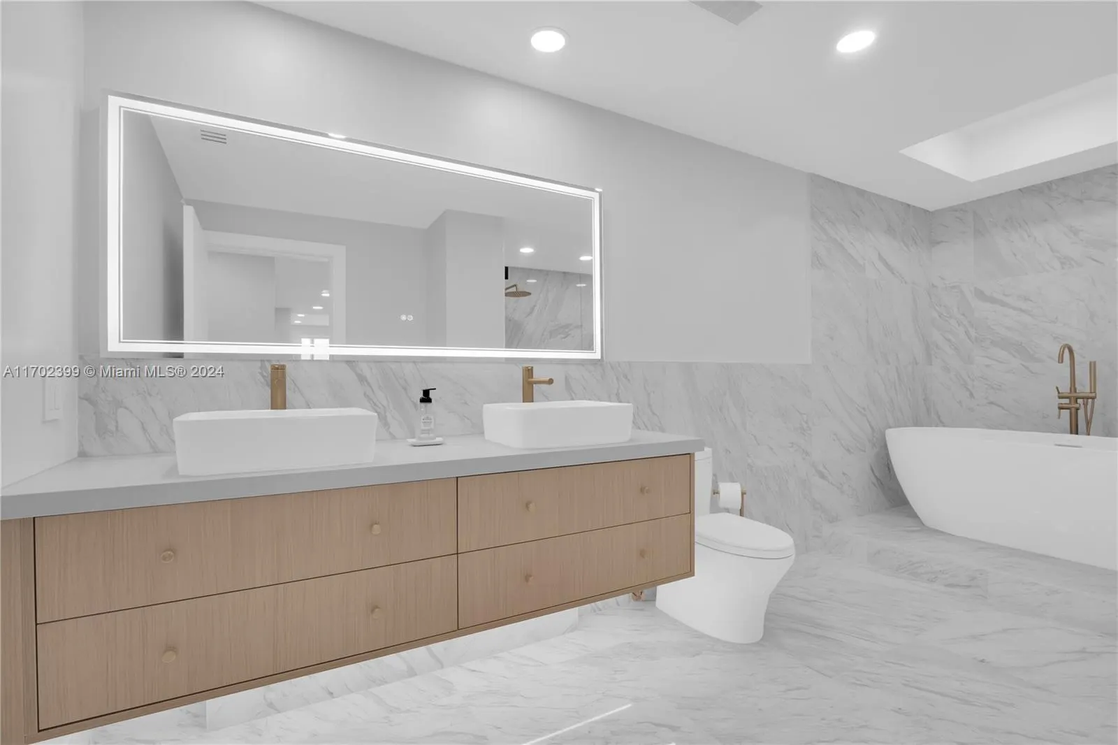 10101 Collins Ave, #7D