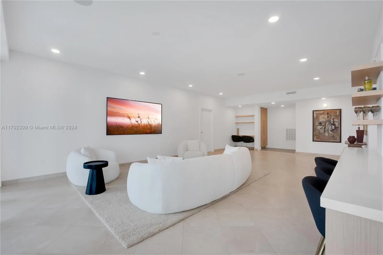 10101 Collins Ave, #7D