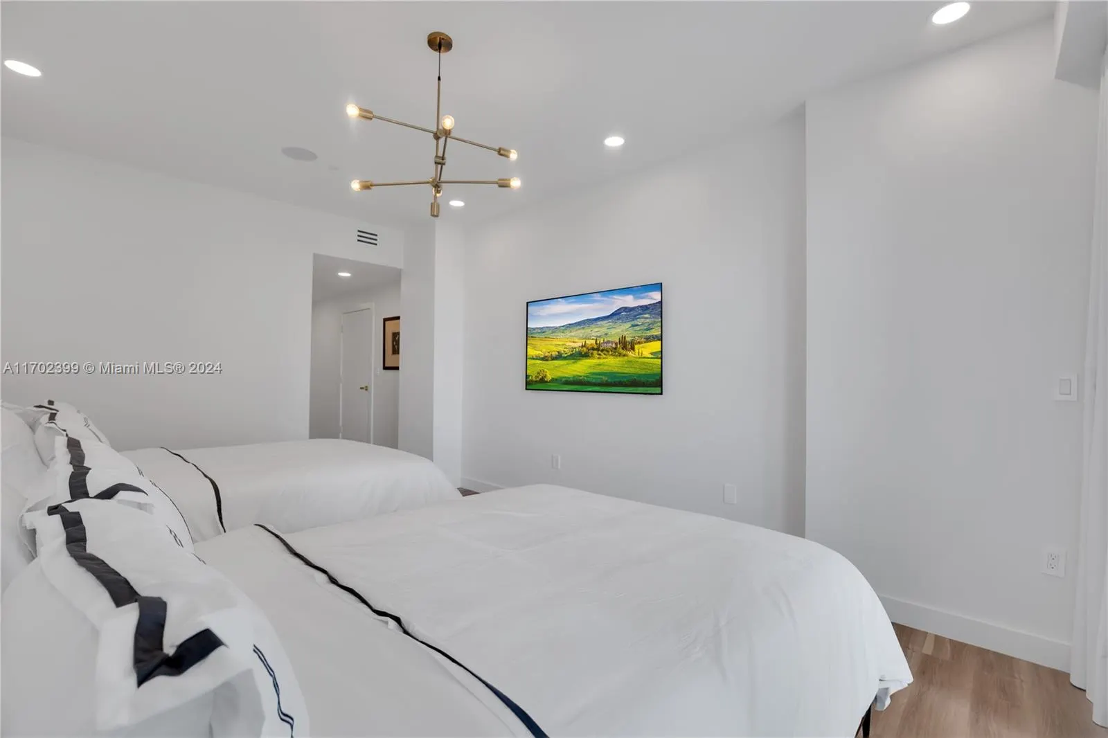 10101 Collins Ave, #7D