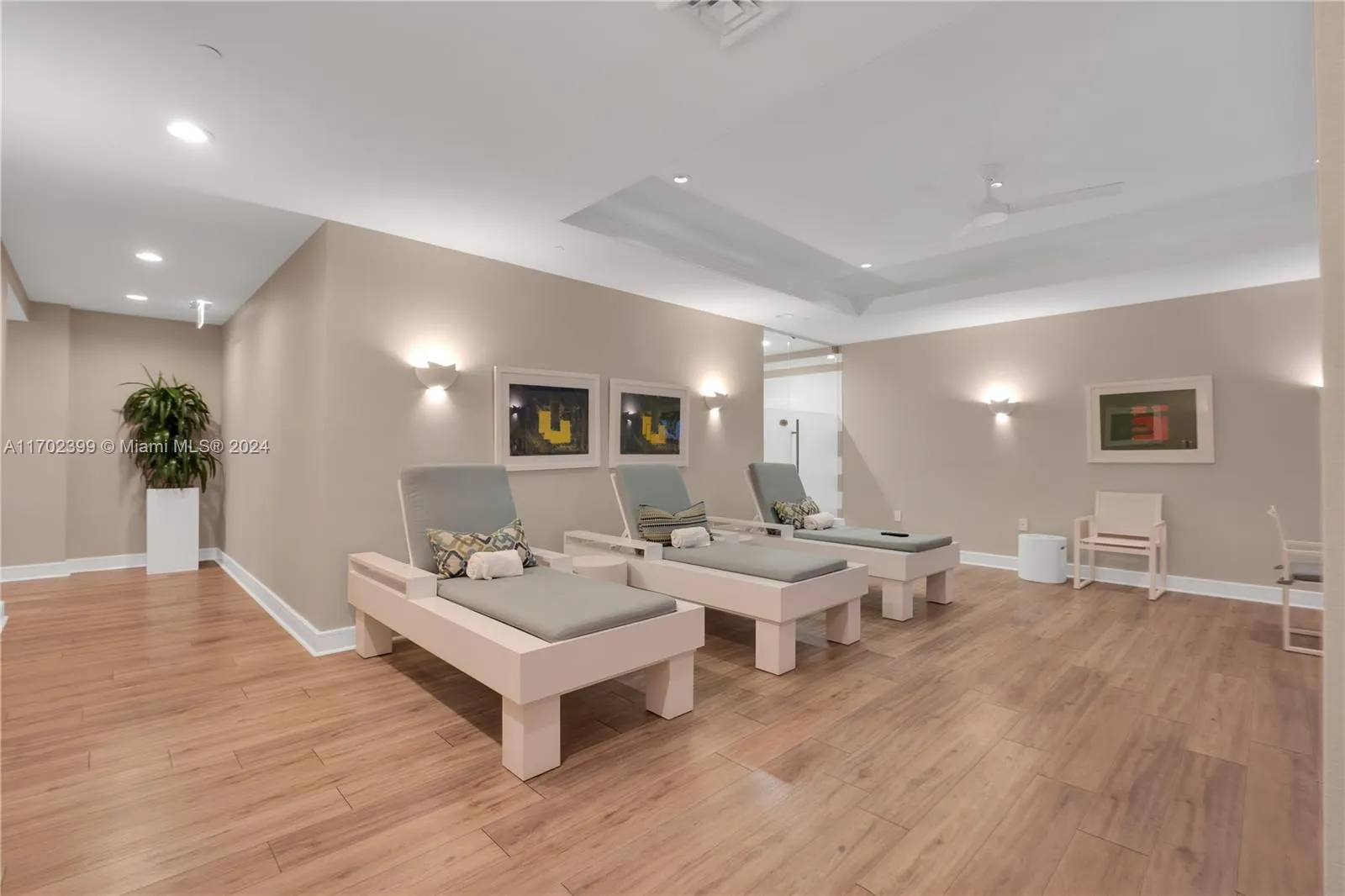 10101 Collins Ave, #7D