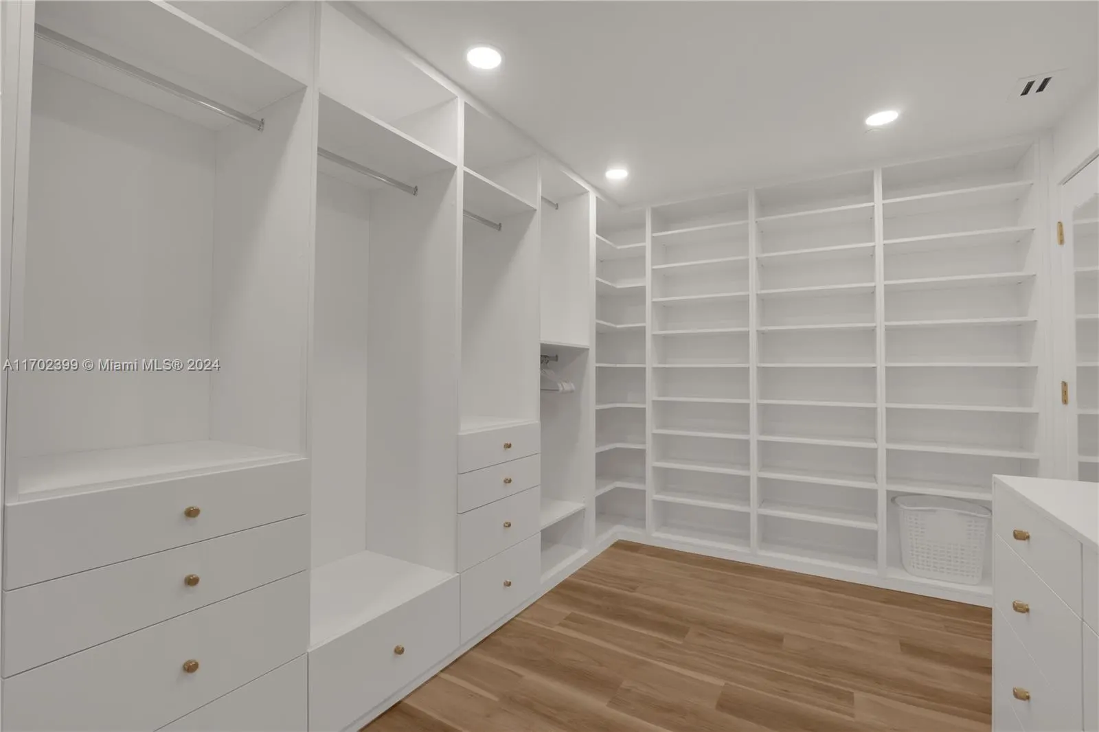 10101 Collins Ave, #7D