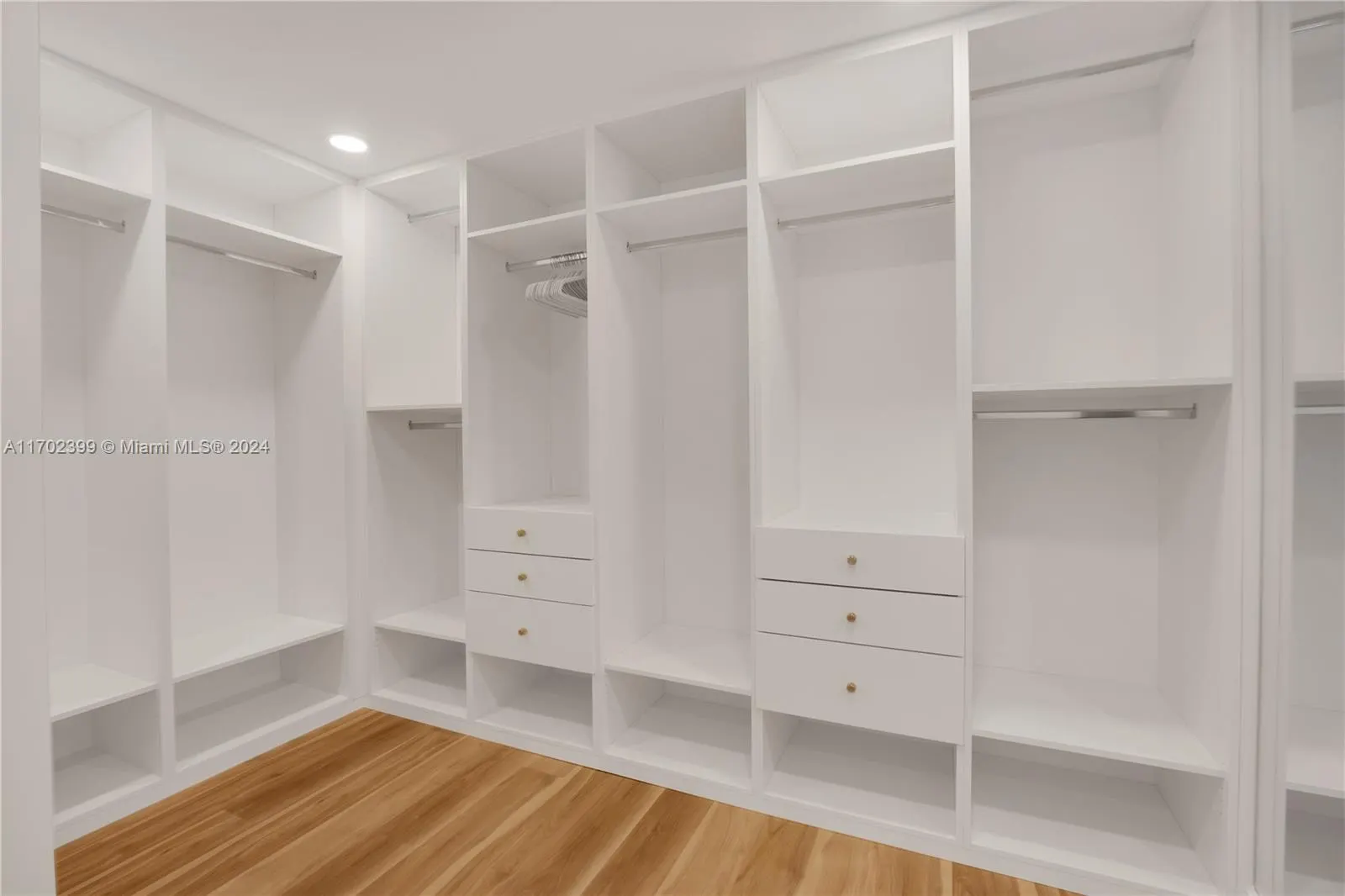 10101 Collins Ave, #7D