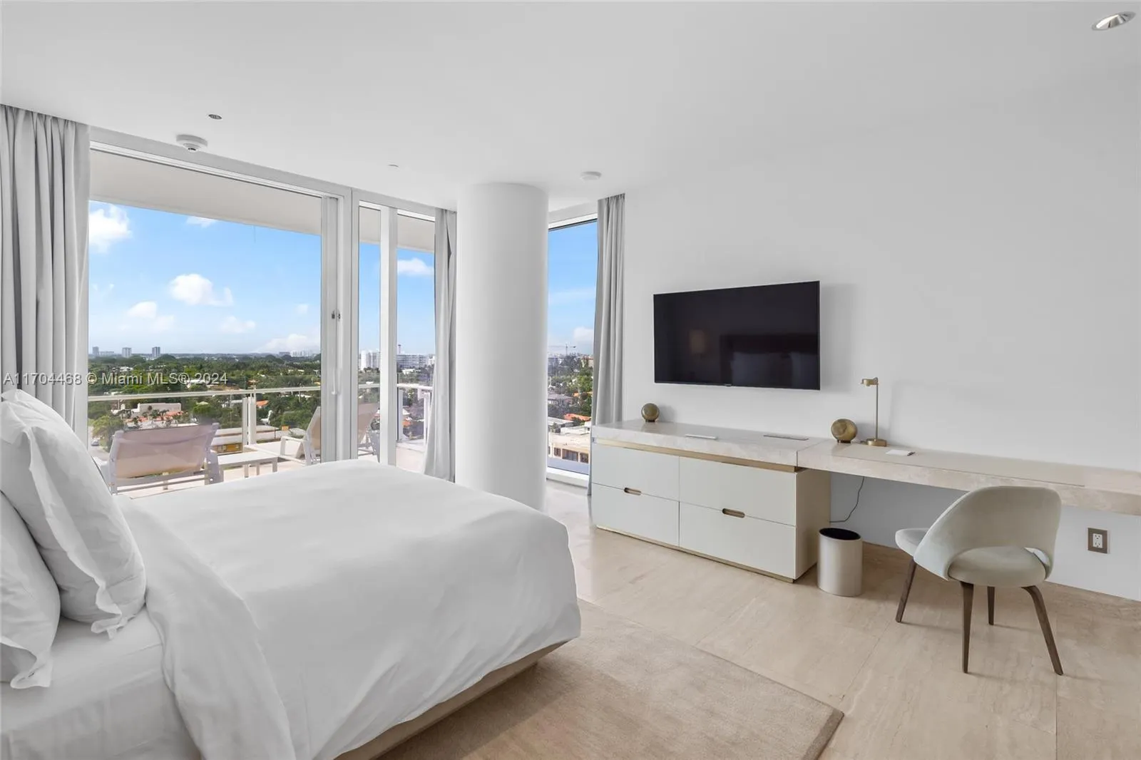 9111 Collins Ave, #N-914