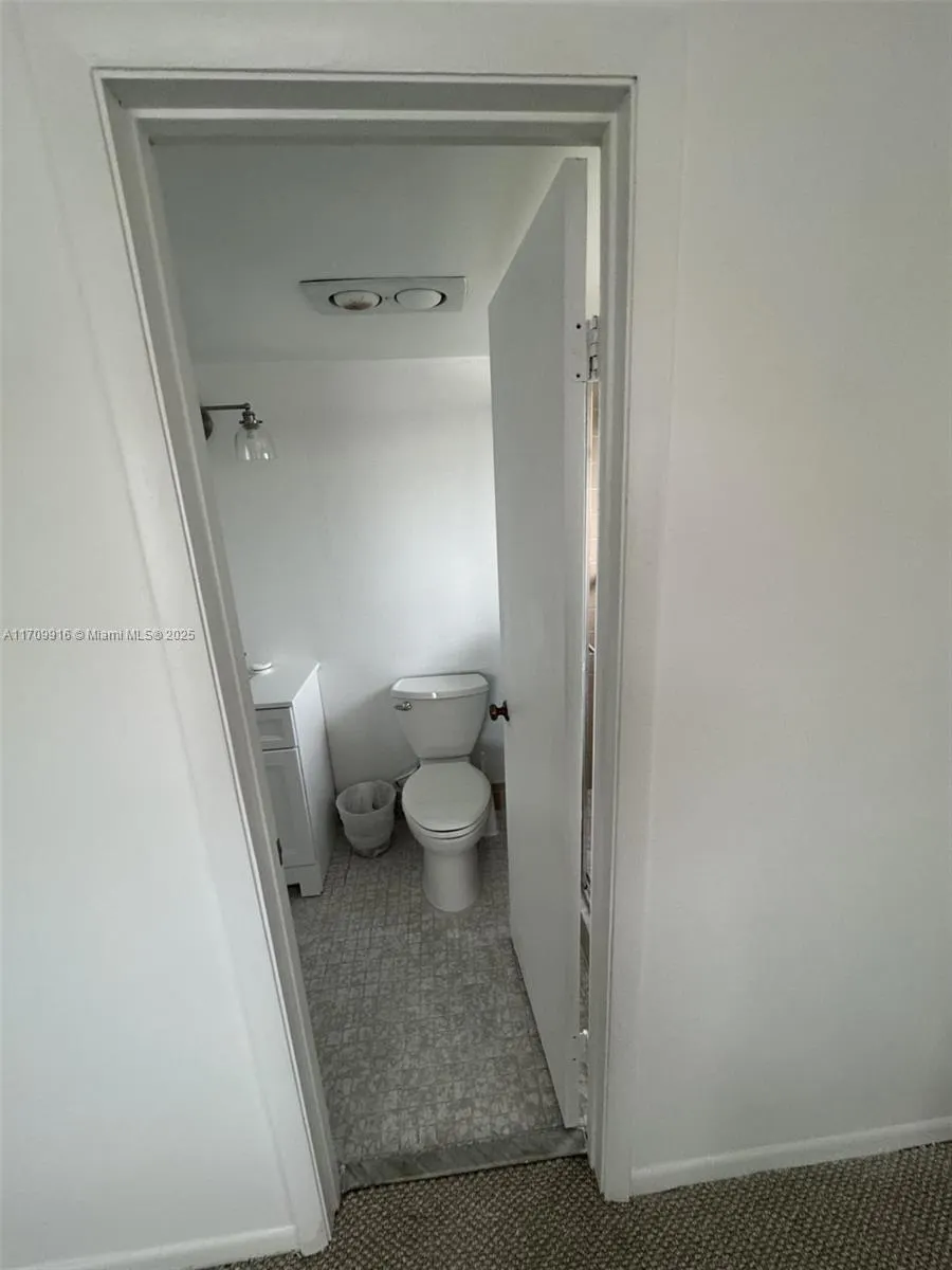 415 SE 11th Ter, #201