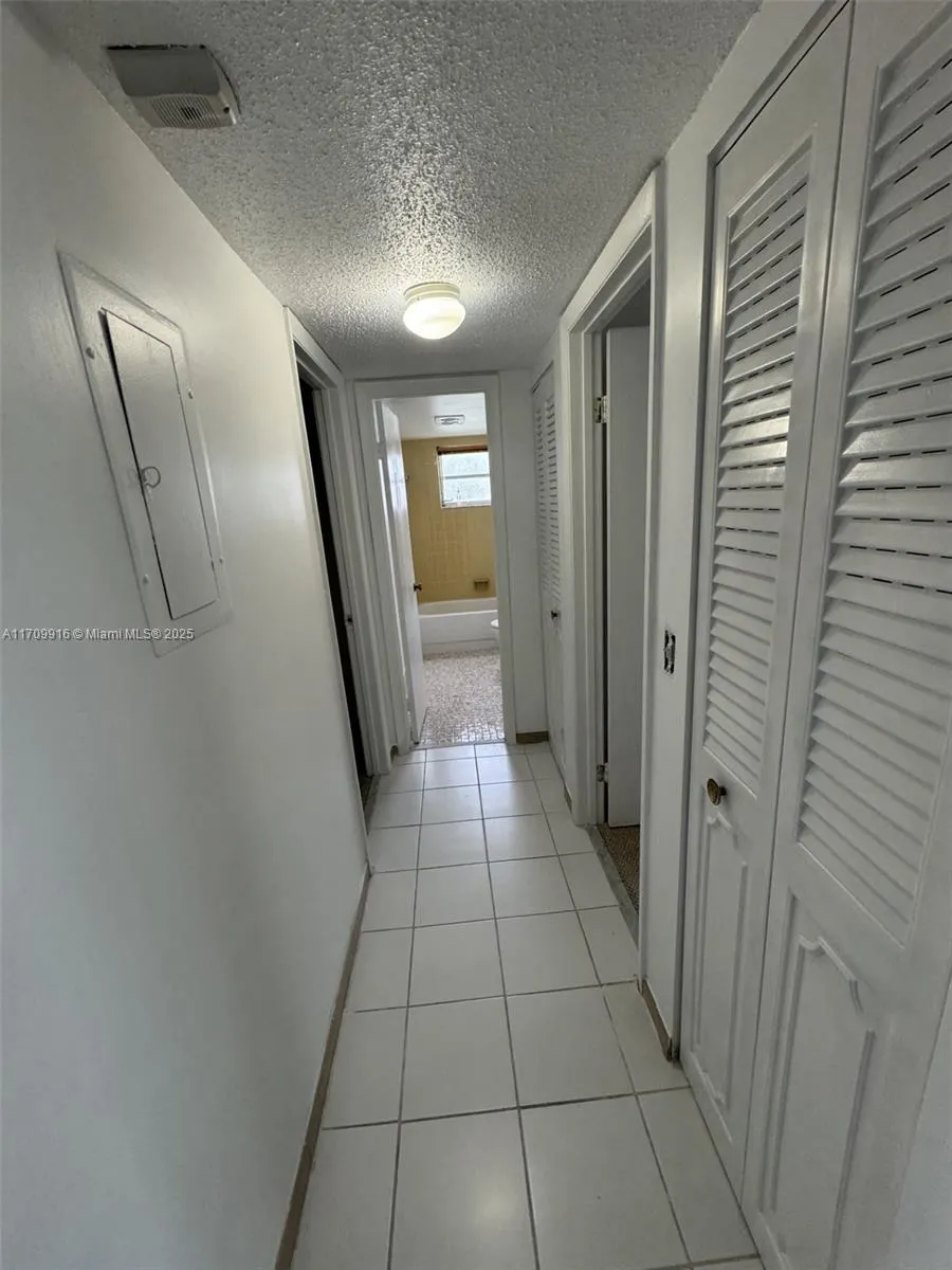 415 SE 11th Ter, #201