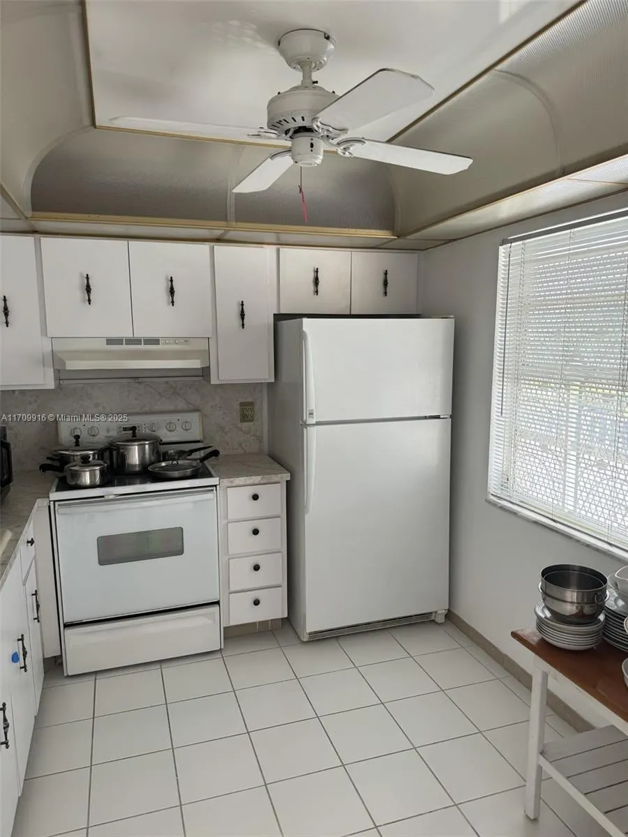 415 SE 11th Ter, #201