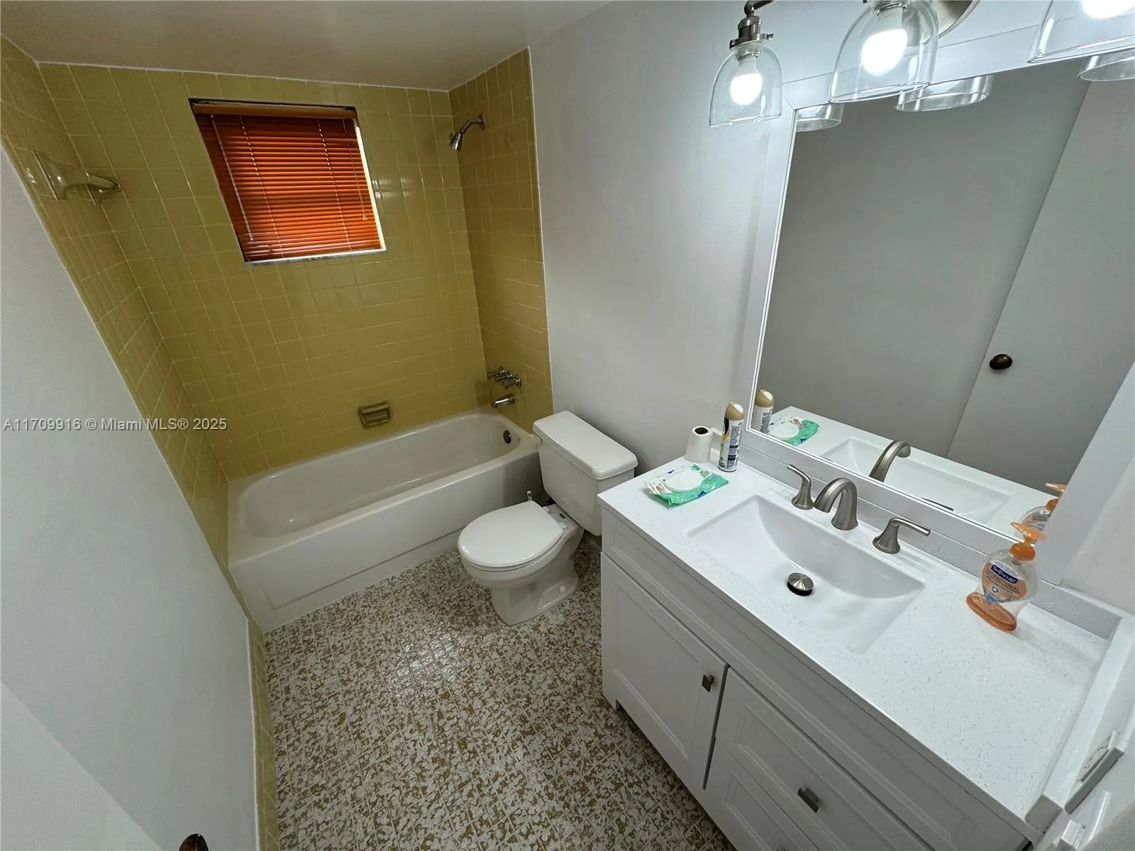 415 SE 11th Ter, #201