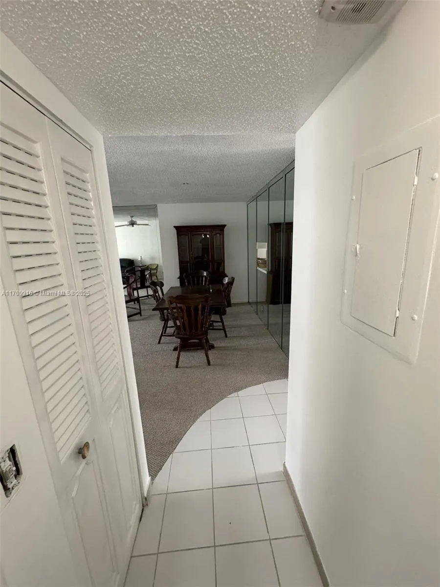 415 SE 11th Ter, #201